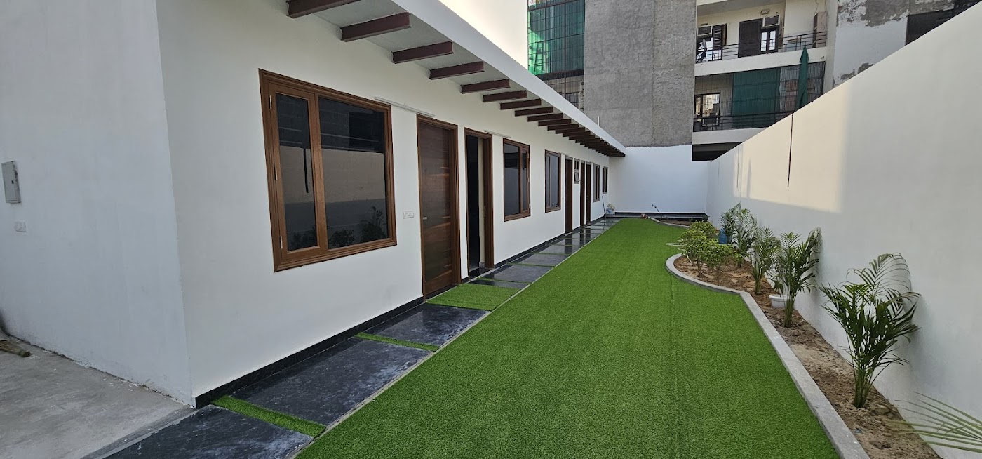 Toppers Hub Academy campus garden